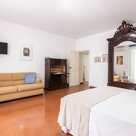 Guest house Charming Bedroom In With Balcony Sorrento