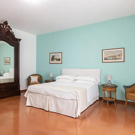 Sorrentovibes - Charming Bedroom In With Balcony Casa de hóspedes