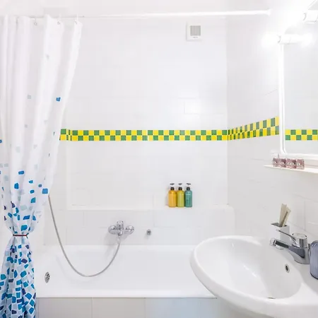 Charming Bedroom In With Balcony * Sorrento