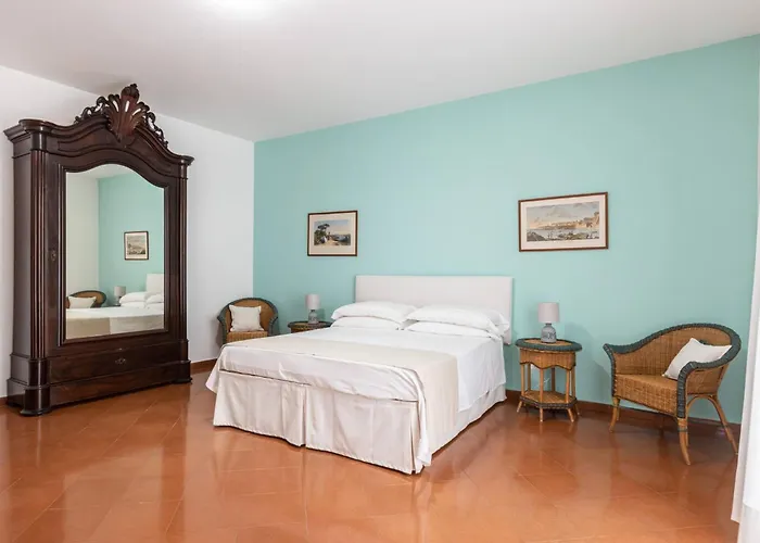 Sorrentovibes - Charming Bedroom In With Balcony Гостевой дом