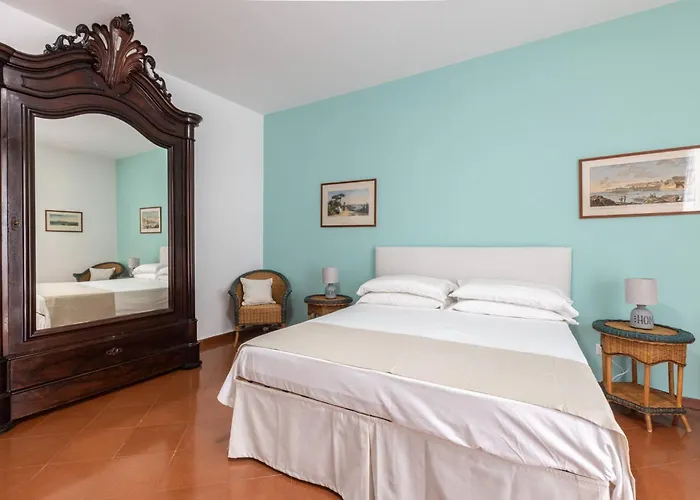 Гостевой дом Sorrentovibes - Charming Bedroom In With Balcony